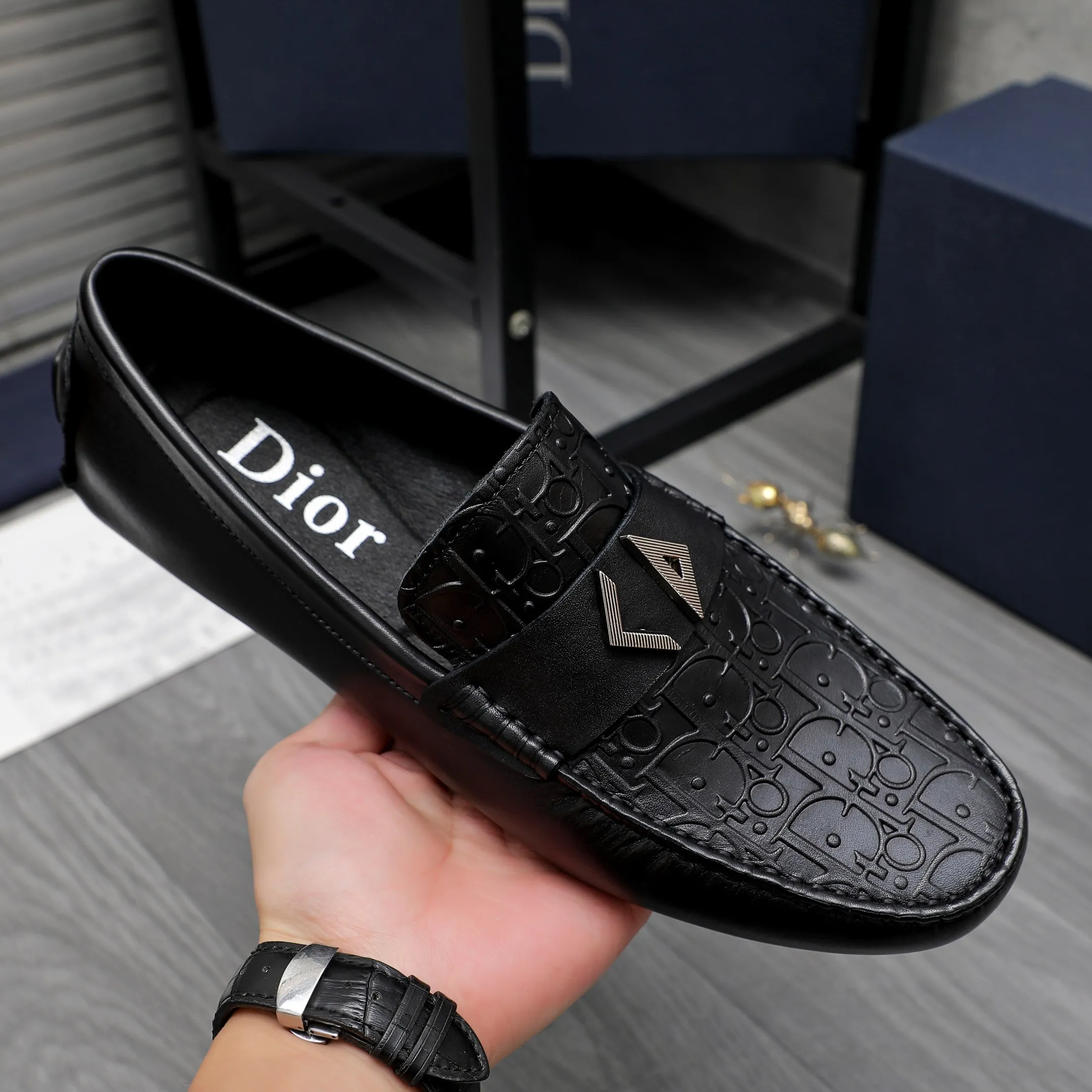 Men's shoes 💰400 Product trademark: Dior "Dior" casual slip-on shoes Regular size: 38-45 (45 is custom-made and non-returnable) Product materials: Selected cowhide embossed upper, pigskin lining, rubber outsole